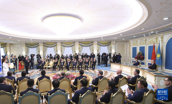 共见记者2.jpg